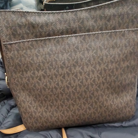 Michael Kors Crossbody - Picture 3 of 4